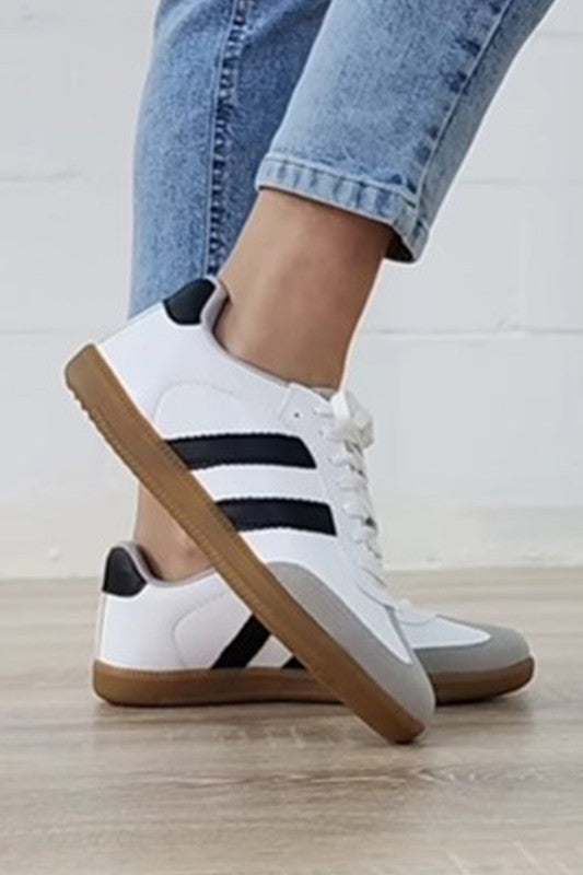 Striped Lace-up Flat Sneakers